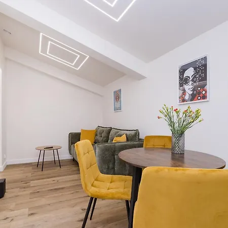 Shortstaypoland Zelazna Apartamento