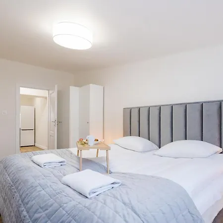 Shortstaypoland Zelazna شقة