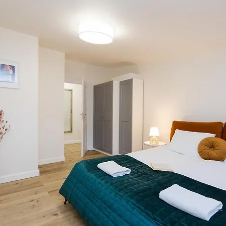 Shortstaypoland Zelazna