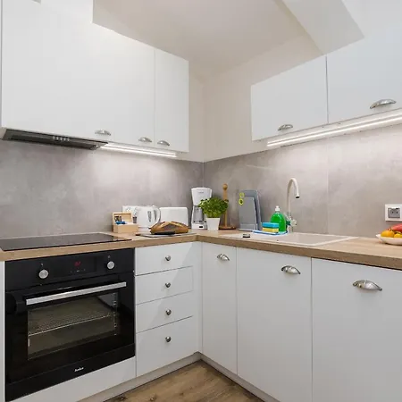 Shortstaypoland Zelazna